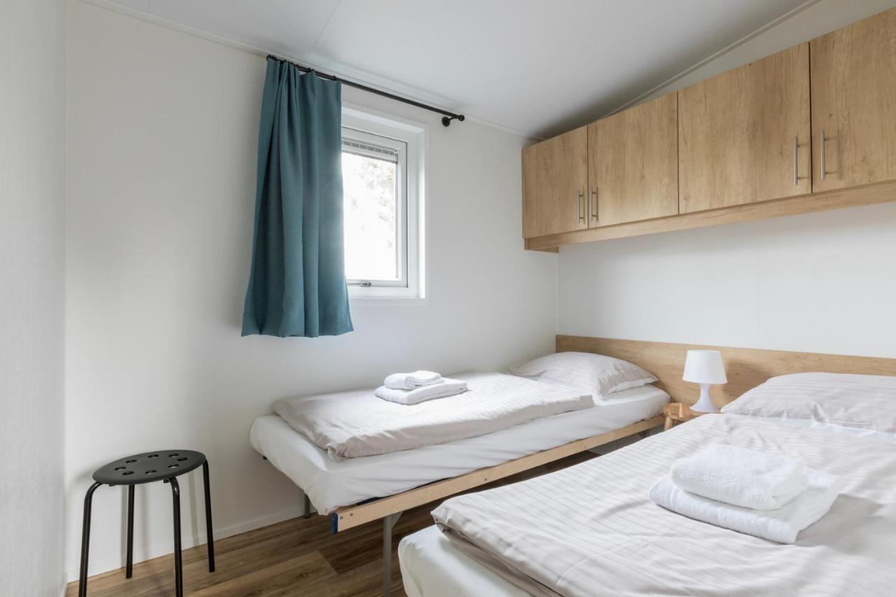 Welcome In - Vakantiepark Fort Den Haak Vrouwenpolder Exterior foto
